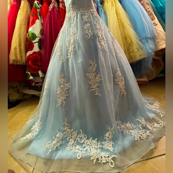 Quinceanera, Prom, Sweet Sixteen dress light blue - Picture 4 of 12
